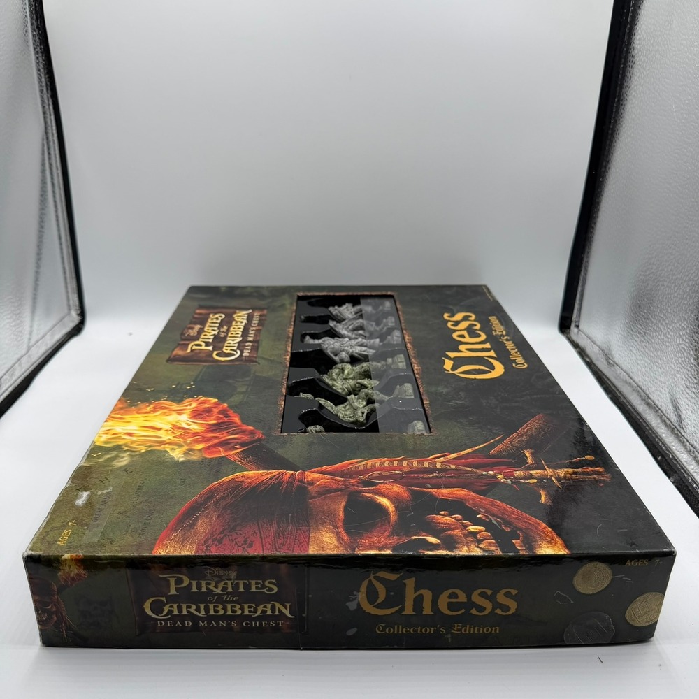 Disney Pirates of the Caribbean Dead Mans Chest Chess Collectors Edition 2006 - Picture 6 of 15